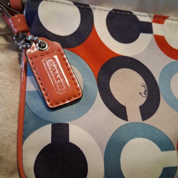 NWT Coach Madsion Op Art Satin Multi Color Wristlet - Picture 5 of 5